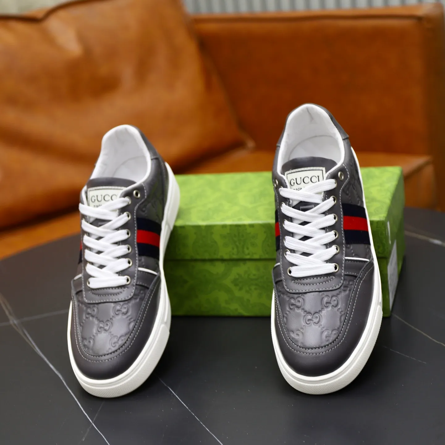 Ex-factory price: 440💰🙅‍♂️🙅‍♂️🙅‍♂️ Brand: GUCCI Standard code: 38-44 (45 customized) Grade: Same as the official website Material: Original leather splicing Comfortable and breathable sheepskin lining Original wear-resistant outsole Style category: Men's fashionable casual shoes Running sneakers Distinguished luxury brand elements Top luxury Color: actual picture color